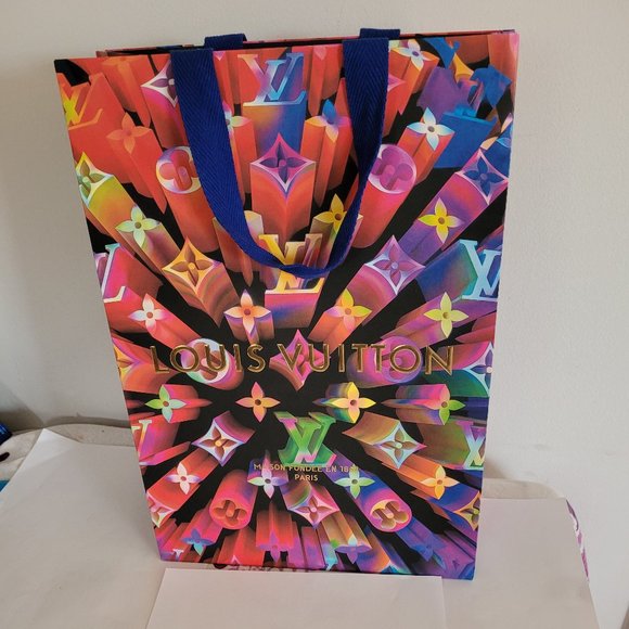 Beautiful Louis Vuitton shopping bag LOGO
